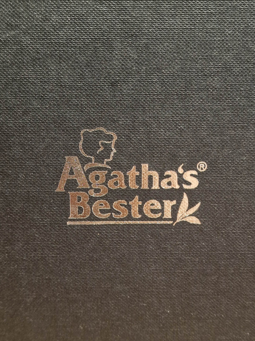 Logo Agatha’s Bester auf Geschenkbox