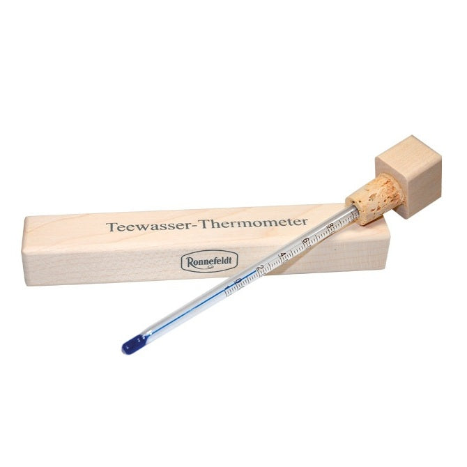 Teewasser-Thermometer von Ronnefeldt mit schützender Holz-Hülle