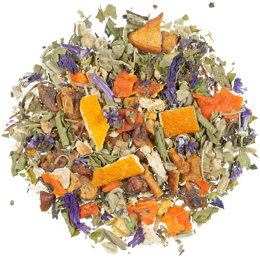 Loser Kräutertee mit Orangenschalen, Karottenstücken, Ingwer und Malvenblüten
