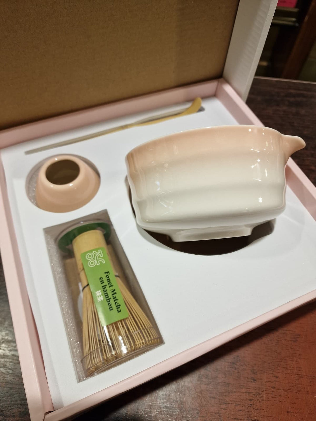 Rosa Matcha-Schale des Matcha Sets Sakura von YOKO DESIGN